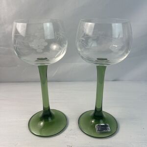 2 Duiske Emerald Stem Grapes & Vines Hand Cut Irish Celtic Crystal Wine Glasses